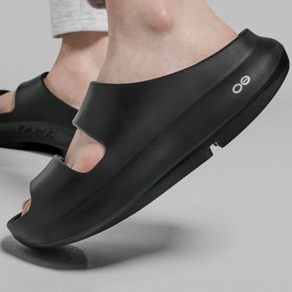 OOFOS • Ooyeah Black Slide Sandals - Picture 4 of 10